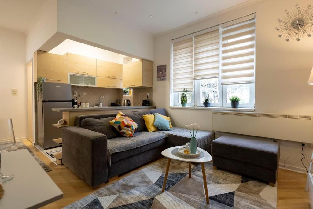 Train 23 Apartment Beograd Ngoại thất bức ảnh