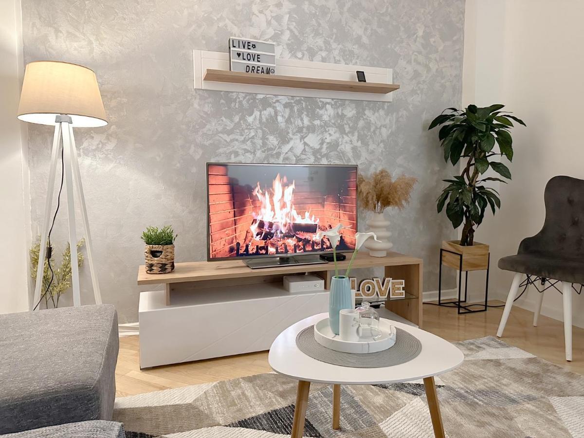 Train 23 Apartment Beograd Ngoại thất bức ảnh